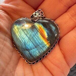 Labradorite Heart Stone Pendant Necklace Charm Blue Green Flash